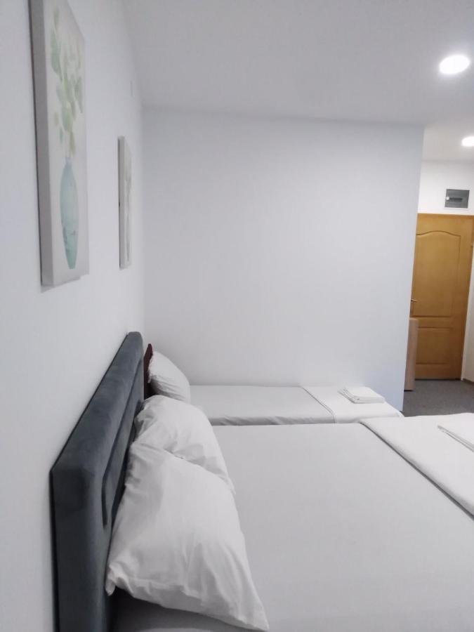 Vinarija "Delmo" Apartments 特雷比涅 外观 照片